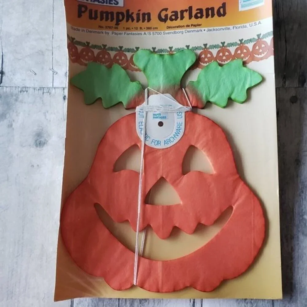 Paper Fantasies Open Package Bat, Skull and Pumpkin Garland Halloween